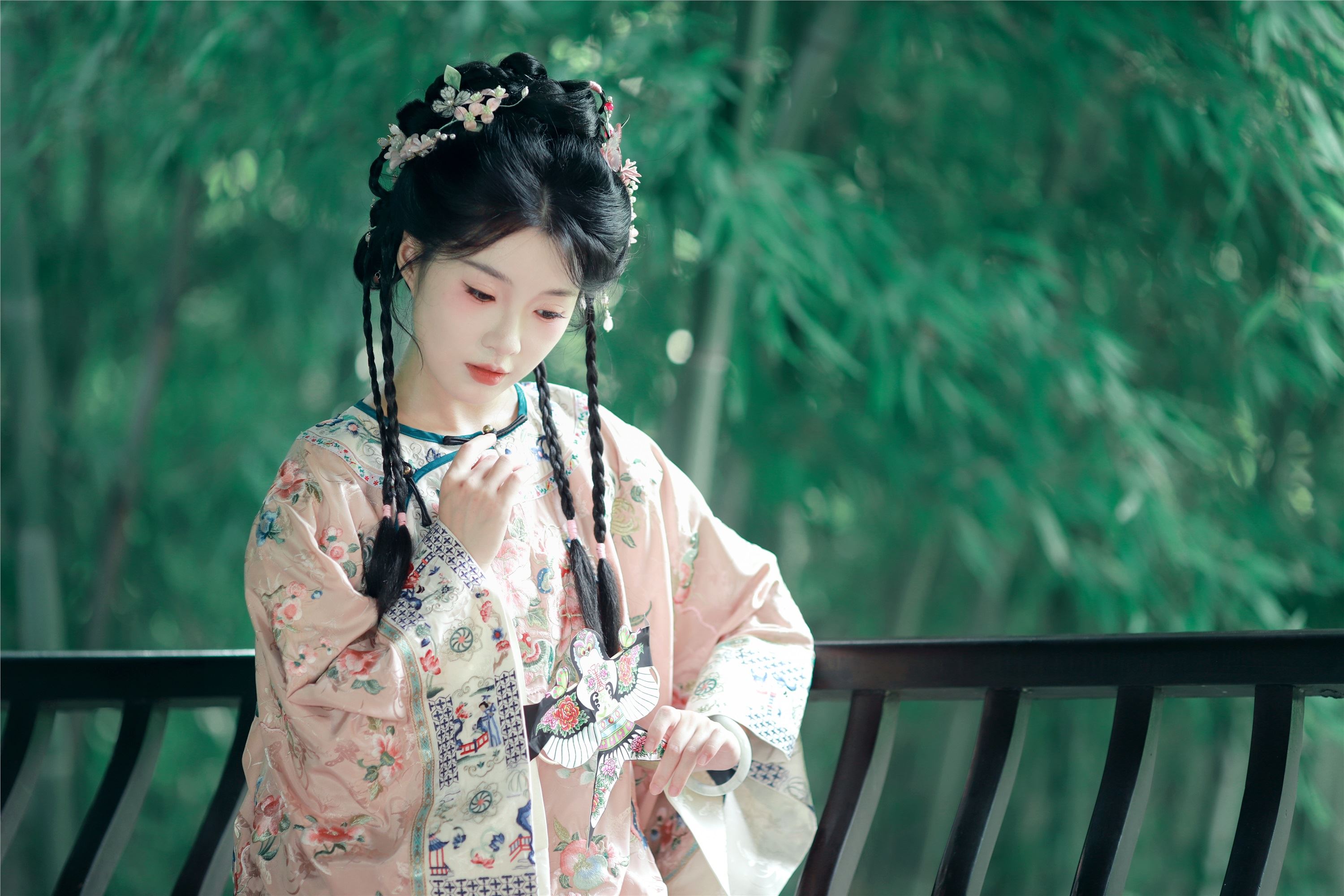 YITUYU艺图语 2025.01.27 盛夏 秋子梨